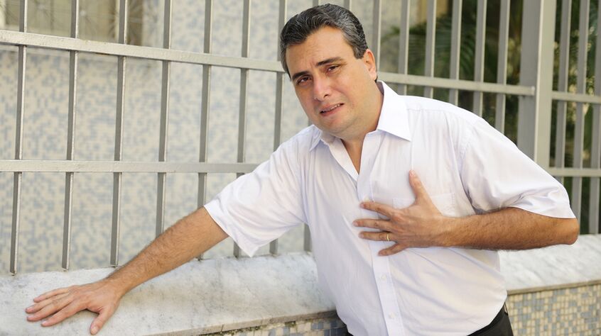 Thoracic osteochondrosis often manifests itself as a feeling of pain in the heart area.