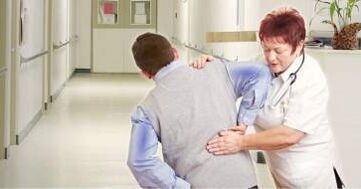 Symptoms and treatment of lumbar osteochondrosis.