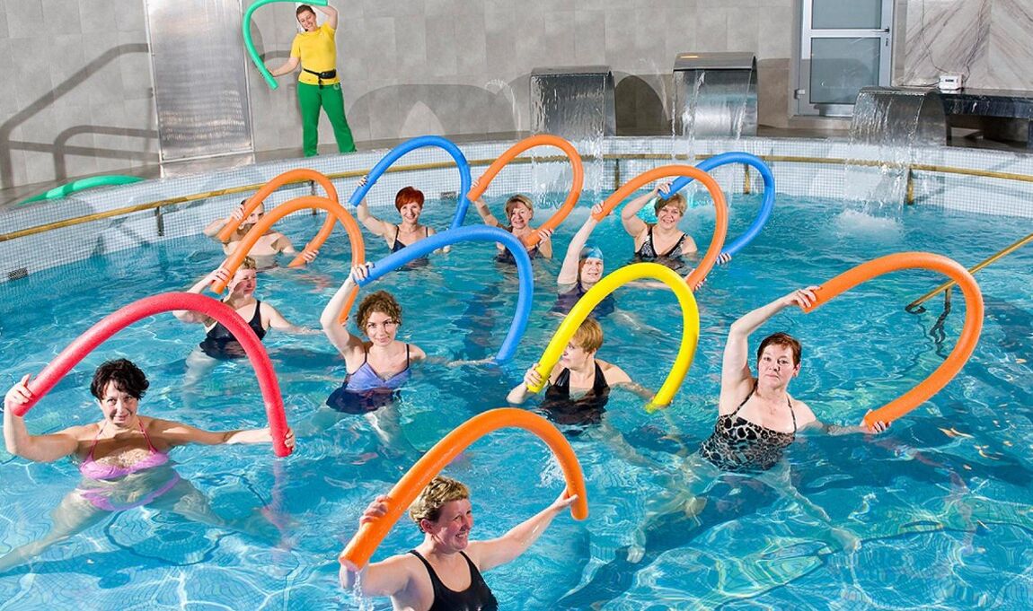 exercises in the pool with lumbar osteochondrosis